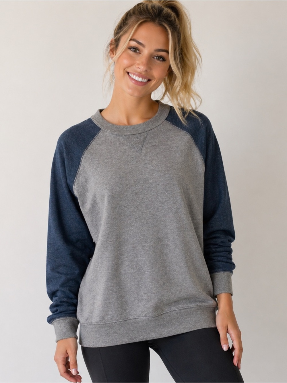 ✨ Cozy Raglan Sweatshirt – Casual Everyday Essential ✨